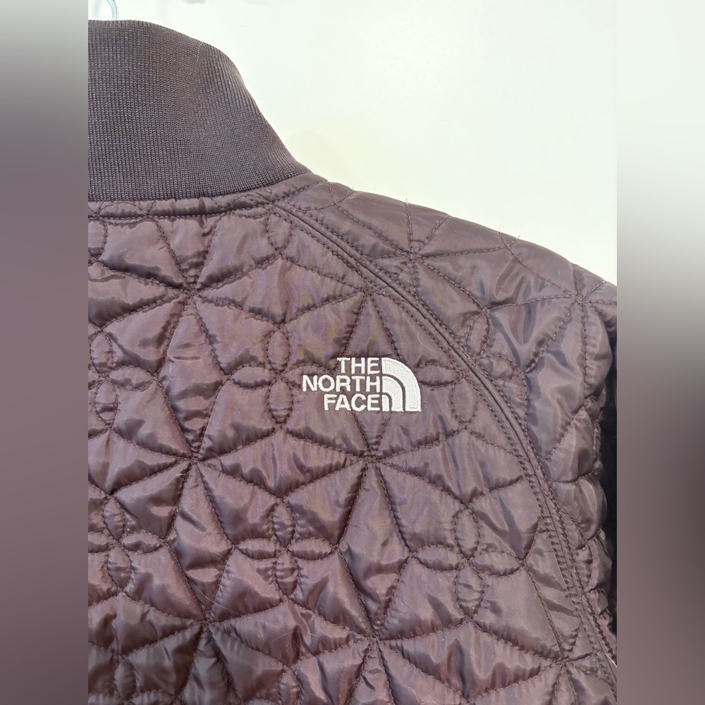 The North Face Women's Cropped Quilted Jacket in Purple | Women’s Size Medium - Picture 3 of 4